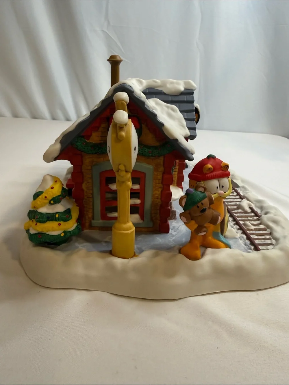 Vintage Danbury Mint Garfield Christmas Village Train Station Depot